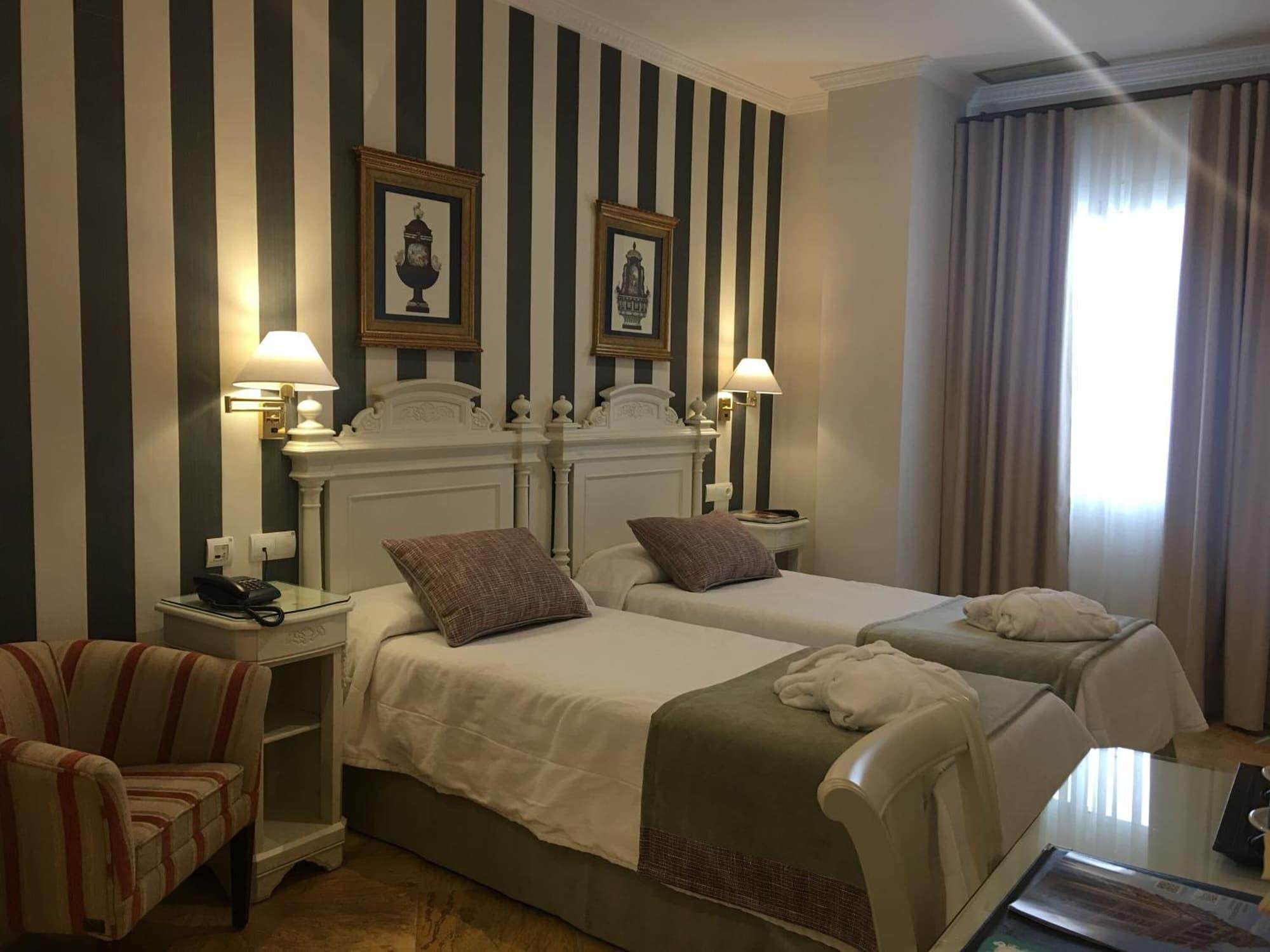 Adriano Boutique Sevilla Bagian luar foto